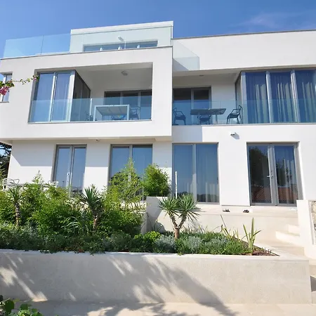 Design 3&4 * Mali Losinj